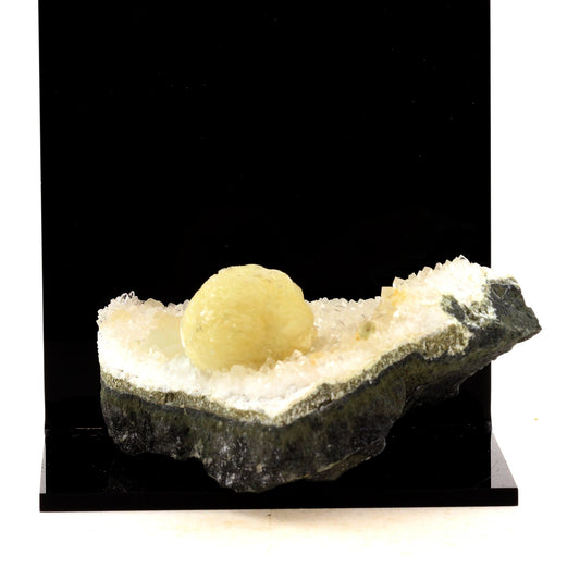 Gyrolite + Quartz, 1103.0 carats, Malad, Mumbai, Inde