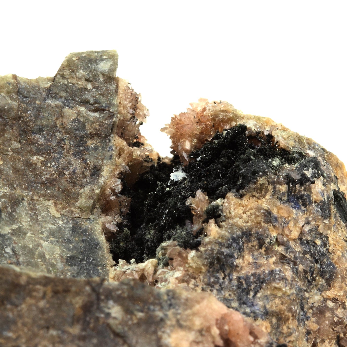 Hureaulite + Rockbridgeite + Reddingite + Phosphosiderite. 672.0 carats. Galiléia, Minas Gerais, Bresil