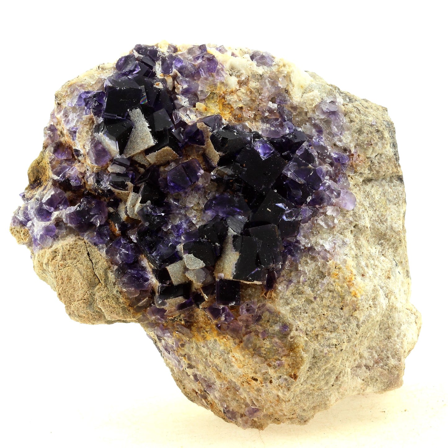 Fluorite + Baryte + Quartz. 1878.0 carats. La Cabaña, Berbes, Asturias, Espagne