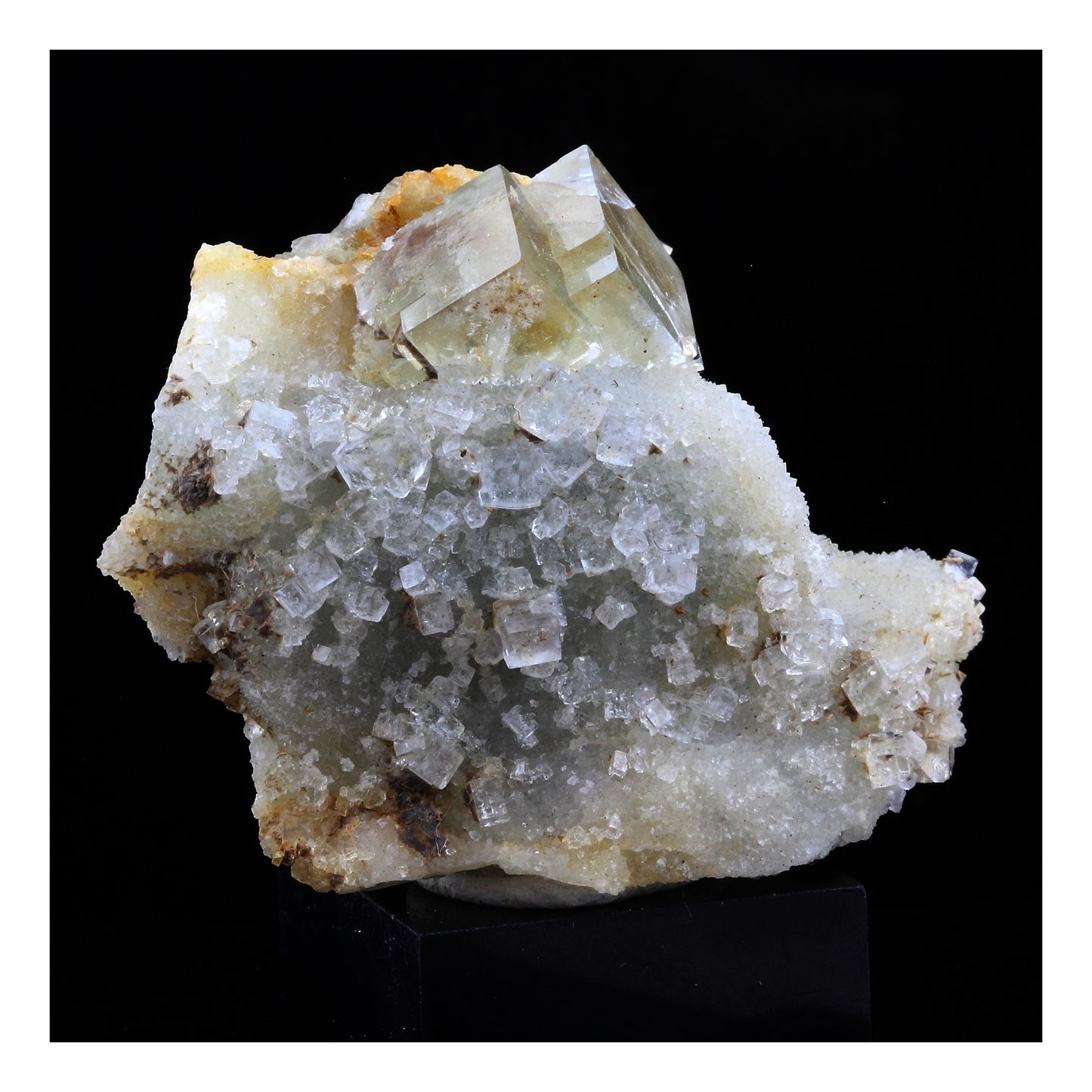 Fluorite + Quartz. 104.0 carats. La Barre, Puy-de-Dôme, France