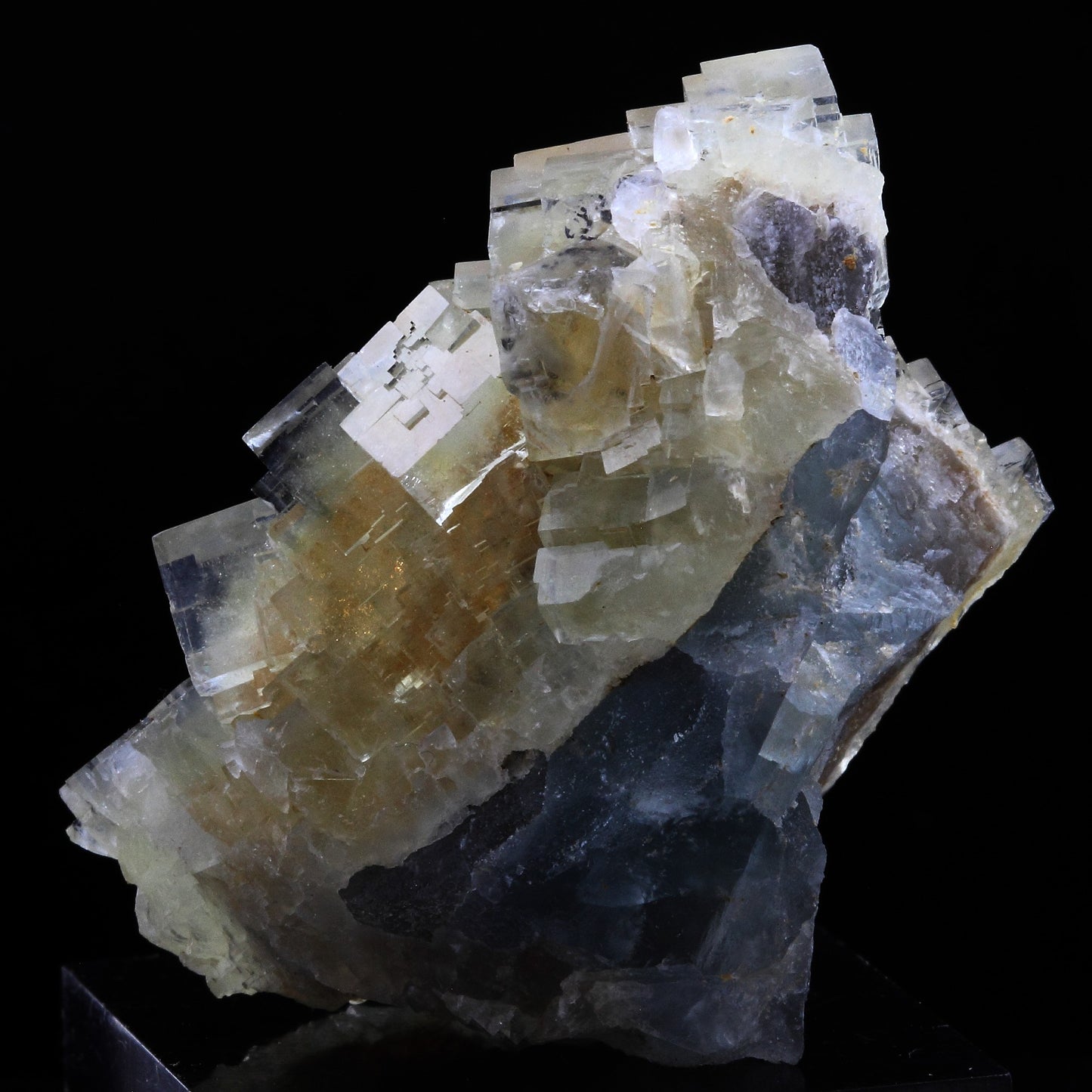 Fluorite. 165.0 carats. La Barre, Puy-de-Dôme, France