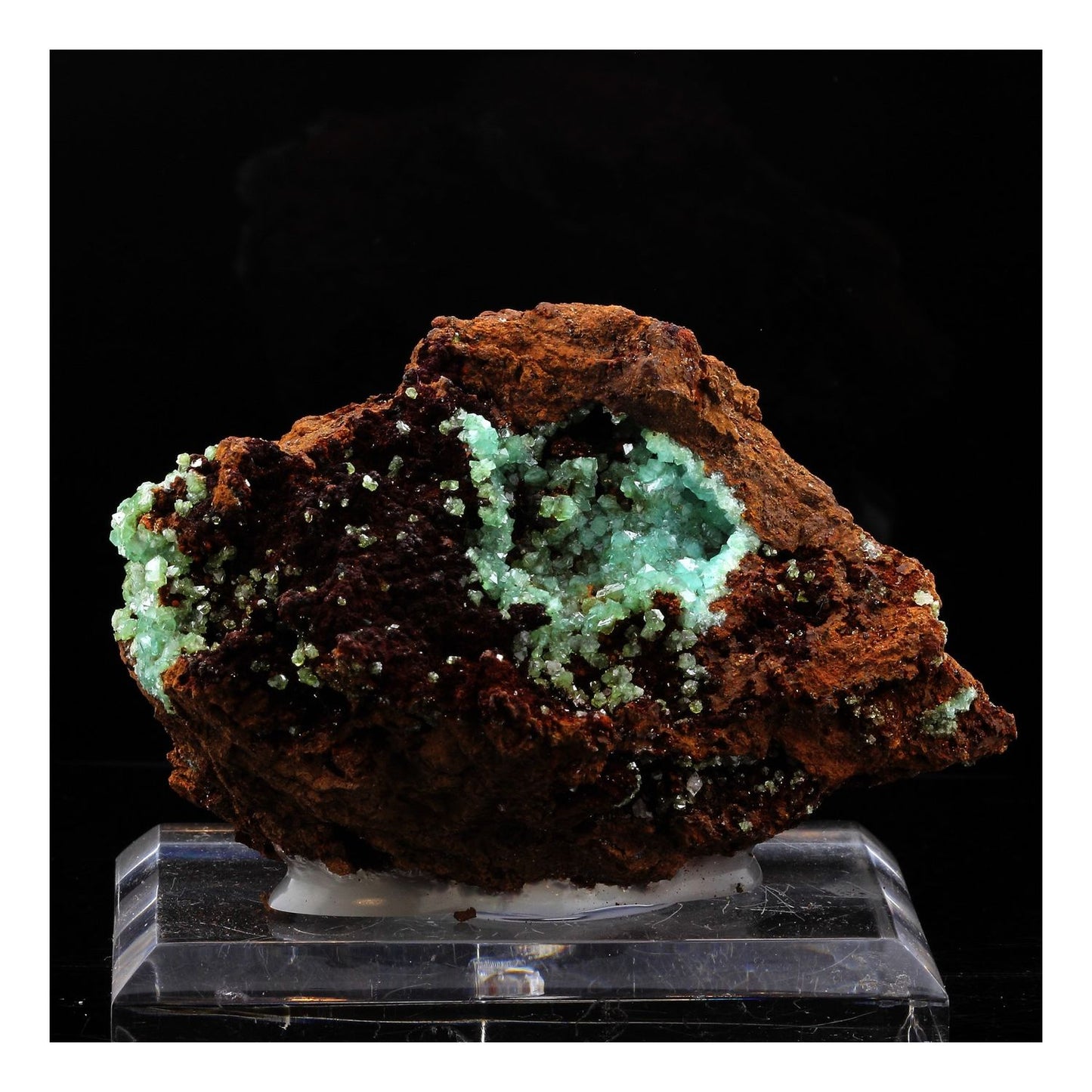 Cuproadamite. 1354.0 carats. Ojuela Mine, Mapimí, Mexique