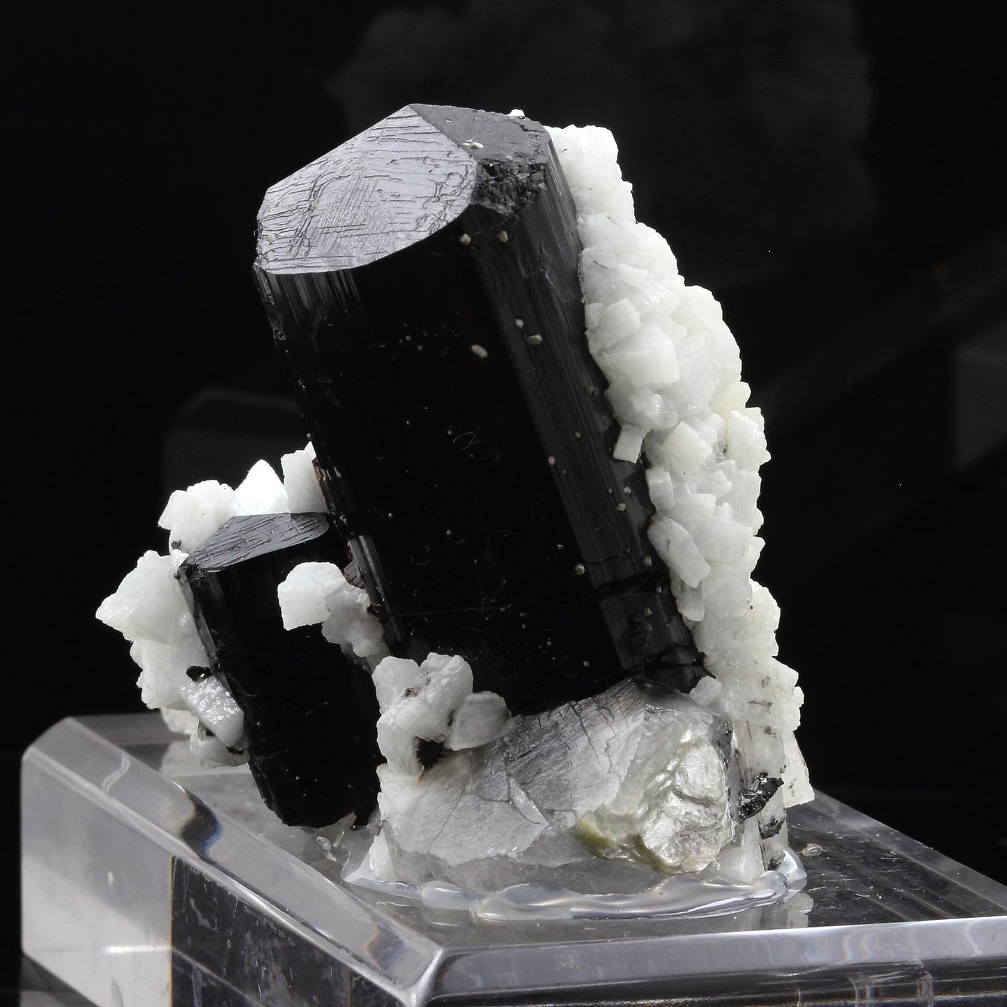 Grenat, Tourmaline, Albite, Quartz, 1381.0 carats, Gilgit-Baltistan, Pakistan