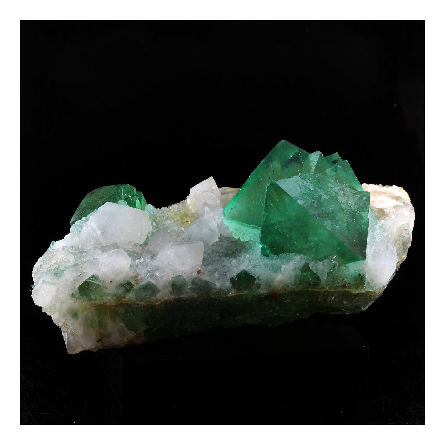 Fluorite + Quartz. 785.0 carats. Riemvasmaak, Northern Cape, Afrique du Sud