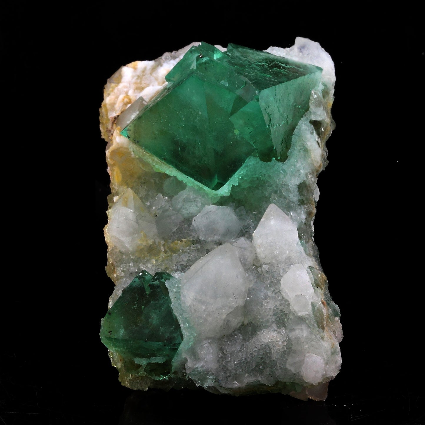 Fluorite + Quartz. 785.0 carats. Riemvasmaak, Northern Cape, Afrique du Sud