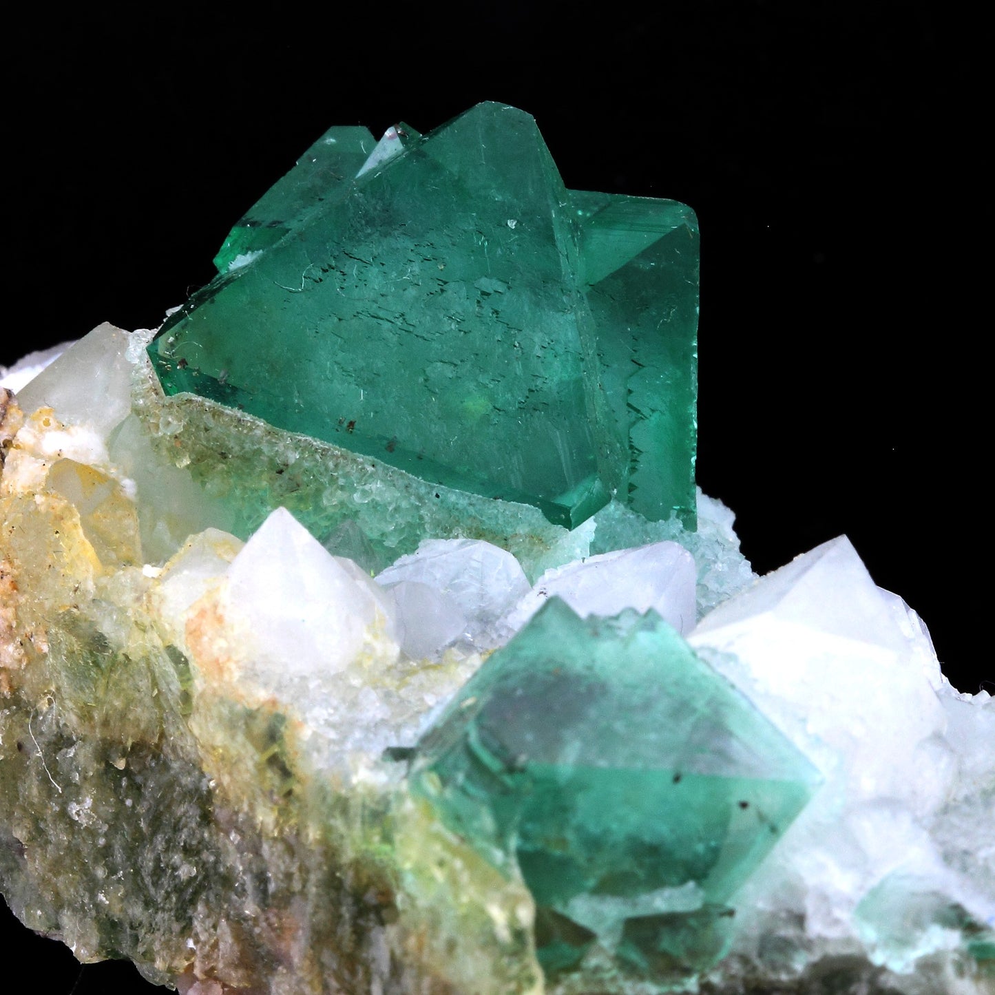 Fluorite + Quartz. 785.0 carats. Riemvasmaak, Northern Cape, Afrique du Sud