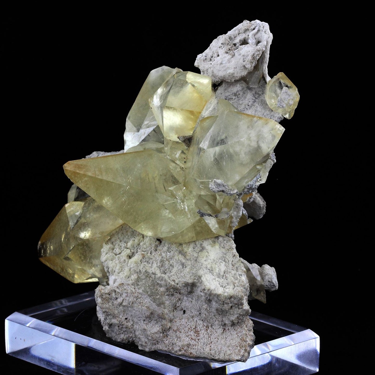Calcite. 3891.0 carats. Elmwood mine, Carthage, Tennessee, USA