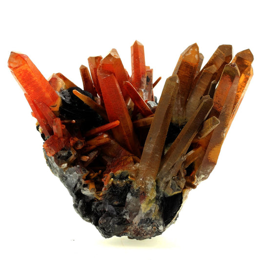 Quartz + Hematite 3647.0 carats. En provenance de Jinlong Fe deposit, Jiujiang, Chine