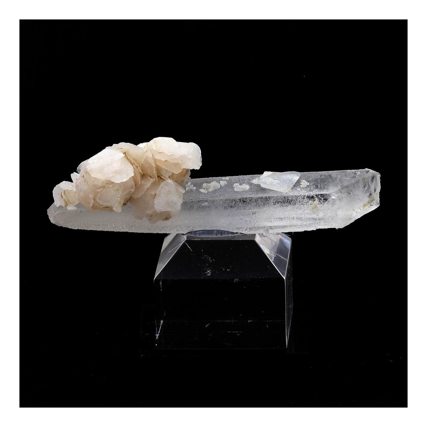 Calcite + Quartz. 125.0 carats. Chifeng, Inner Mongolia, Chine
