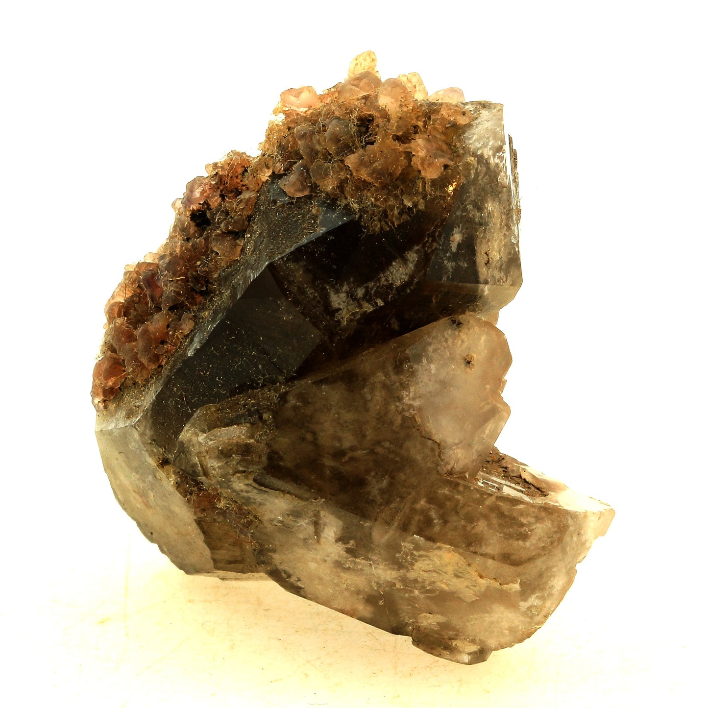 Fluorite rose + Quartz fumé. 193.0 carats. Massif du Mont-Blanc, France