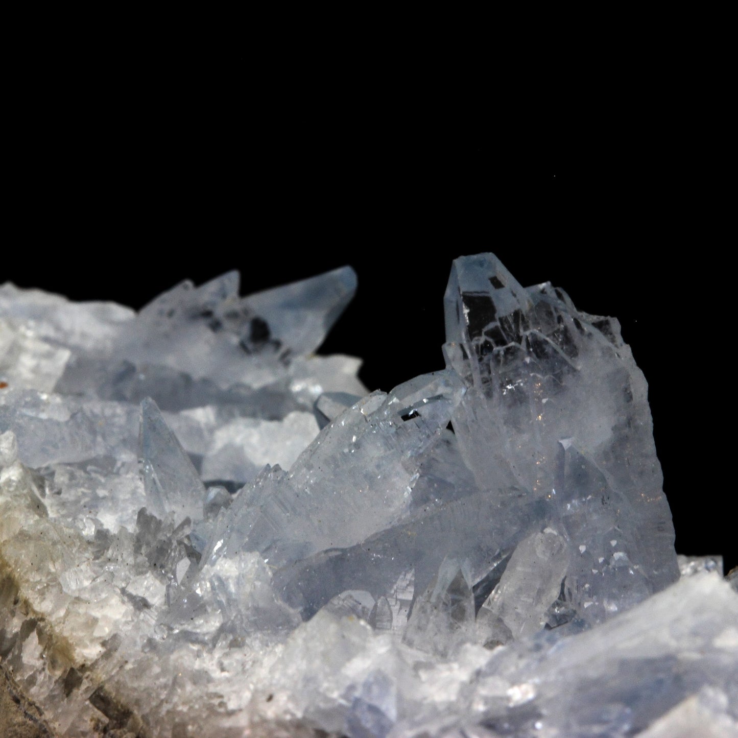 Celestine. 346.0 carats. Montalieu-Vercieu, Isère, France