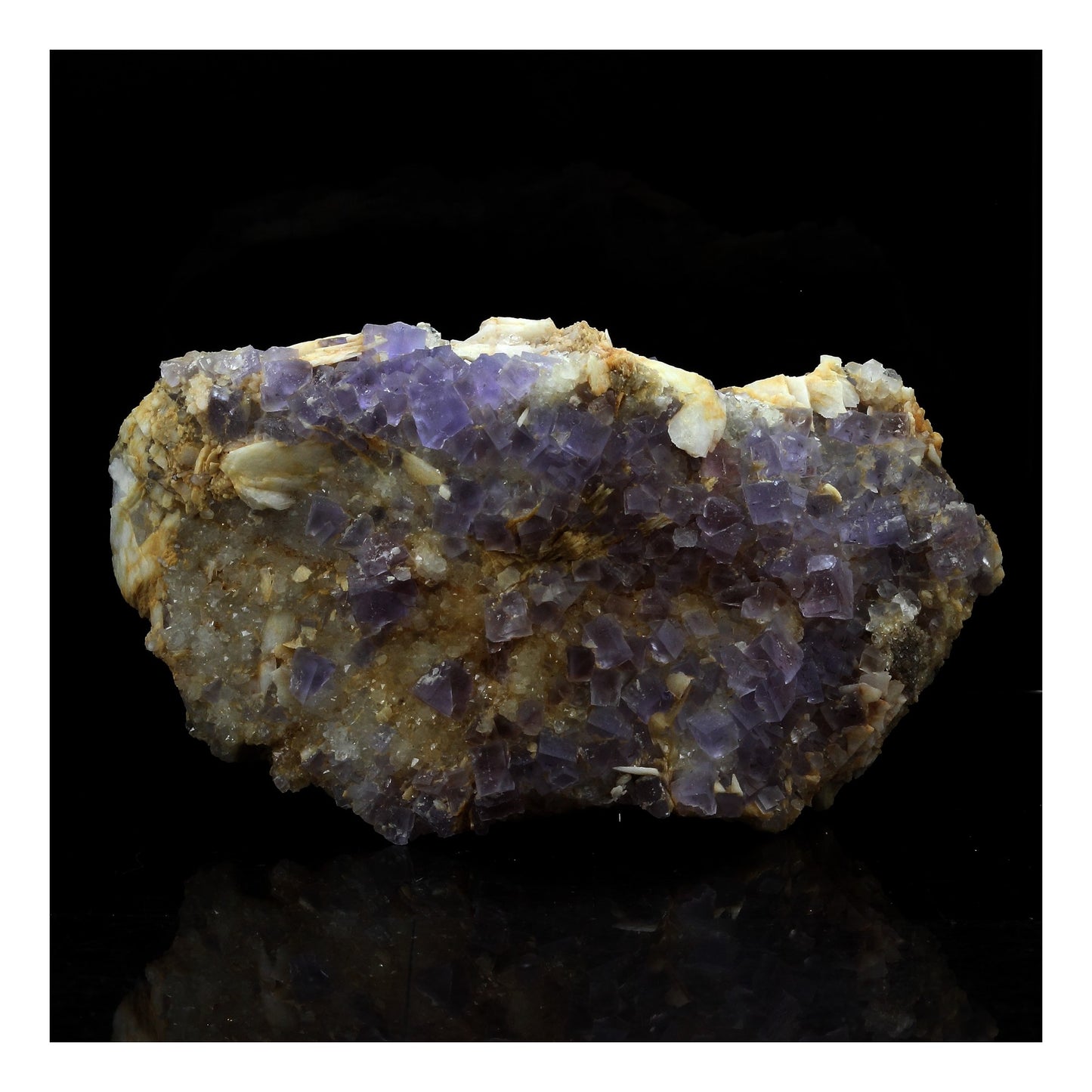 Fluorite + Baryte + Quartz. 1279.0 carats. La Cabaña, Berbes, Asturias, Espagne