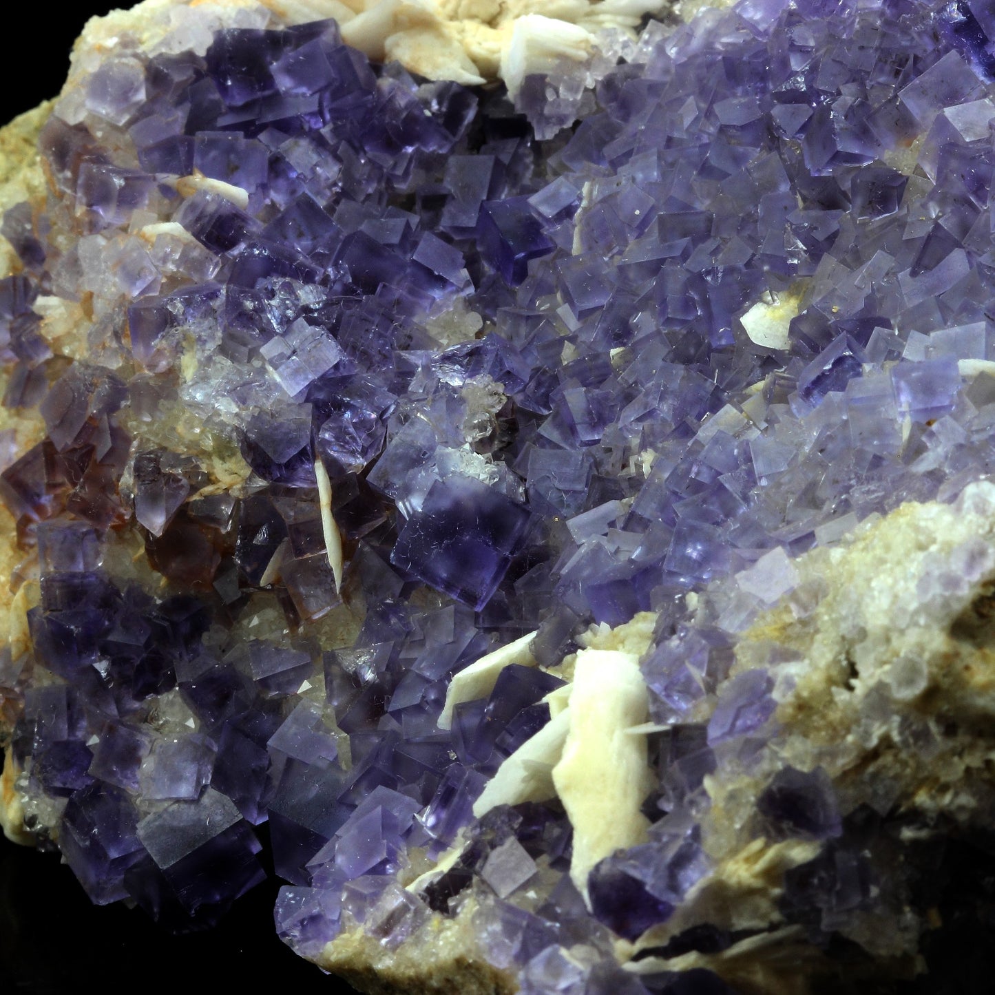 Fluorite + Baryte + Quartz. 5407.0 carats. La Cabaña, Berbes, Asturias, Espagne