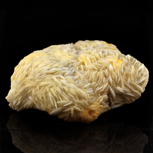Baryte. 1079.0 carats. Les Malines, Saint-Laurent-le-Minier, Occitanie, France