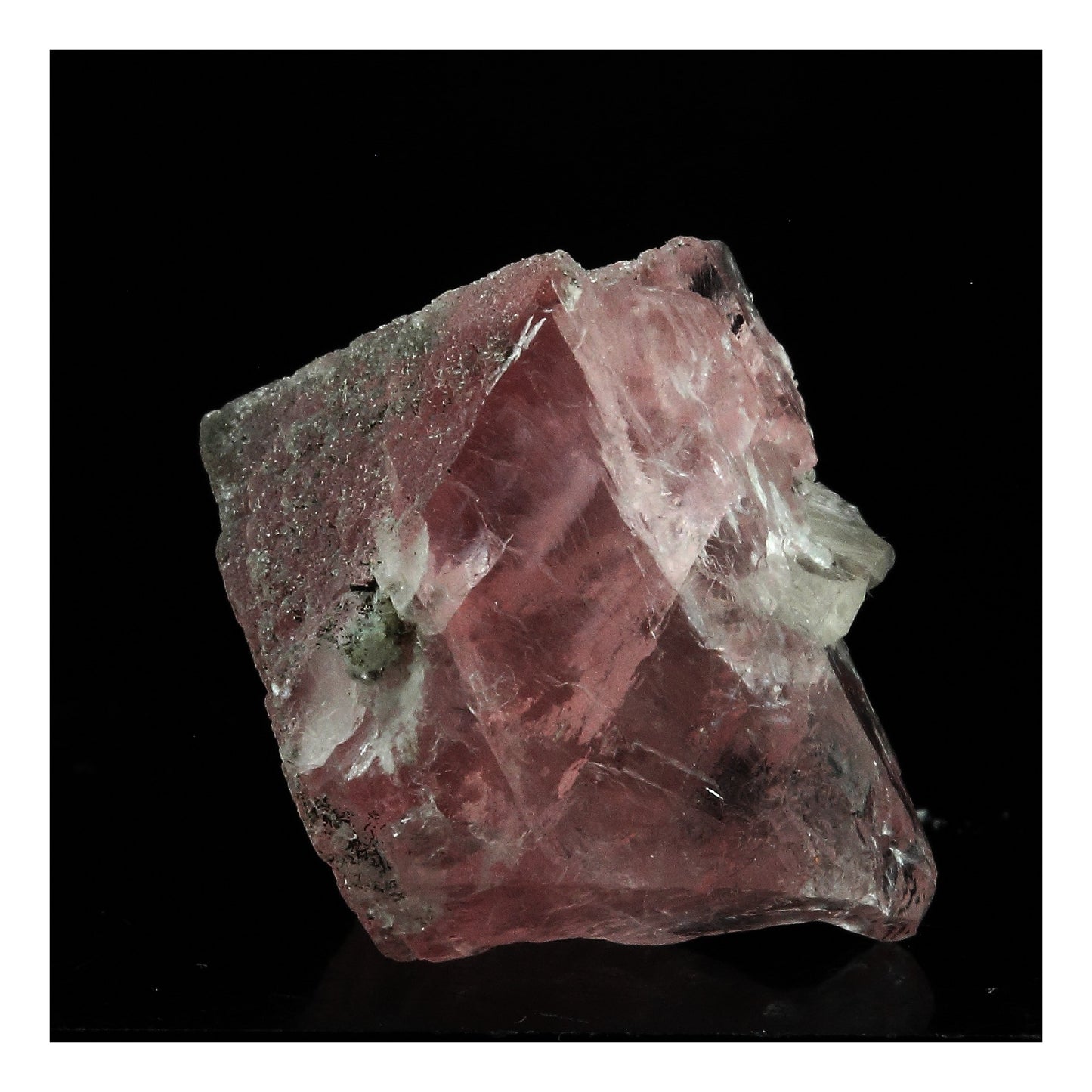 Fluorite + Quartz. 29.0 carats. Massif du Mont-Blanc, France