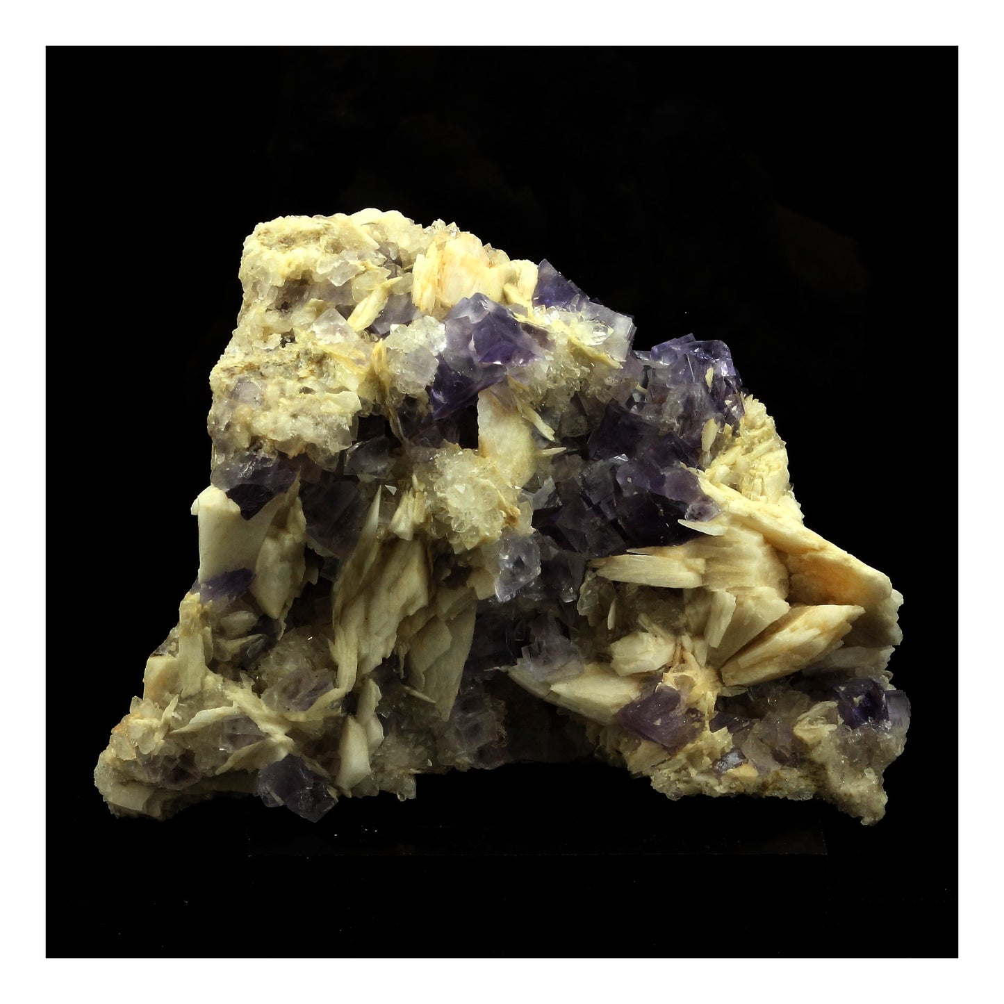 Fluorite + Baryte + Quartz. 693.0 carats. La Cabaña, Berbes, Asturias, Espagne
