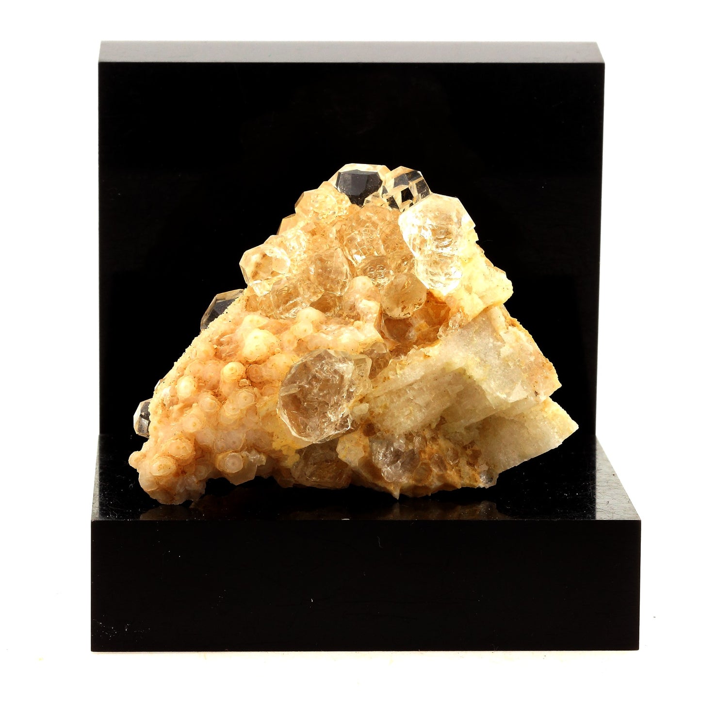 Fluorite + Calcite. 586.0 carats. Chine