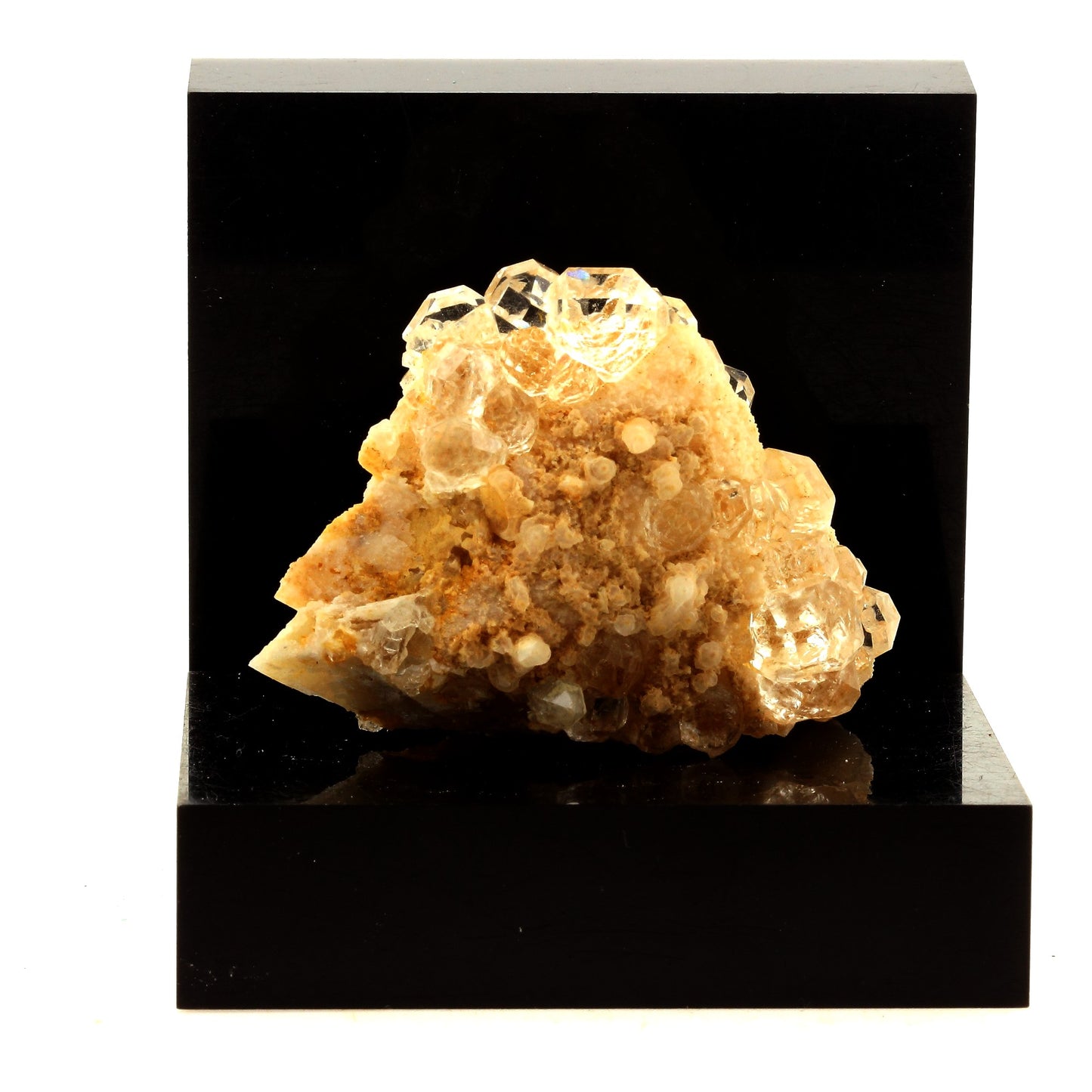 Fluorite + Calcite. 586.0 carats. Chine