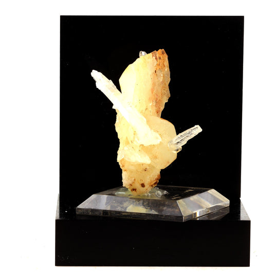 Quartz + Calcite. 365.5 carats. Balochistan, Pakistan