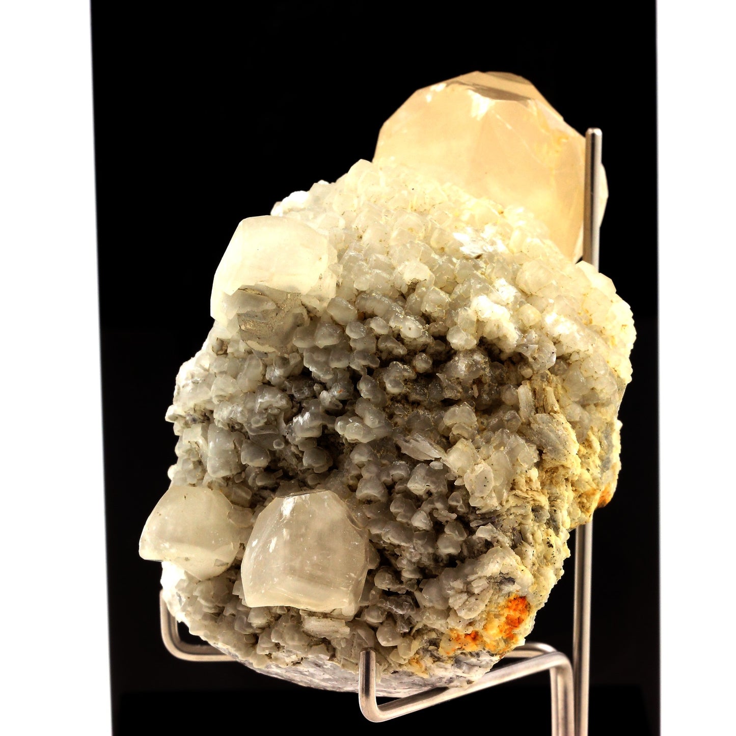 Calcite + Baryte. 2308.0 carats. Saint-Péray, Ardèche, France