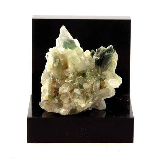 Quartz à fantôme + Chlorite. 97.0 carats. Les Deux Alpes, Oisans, France