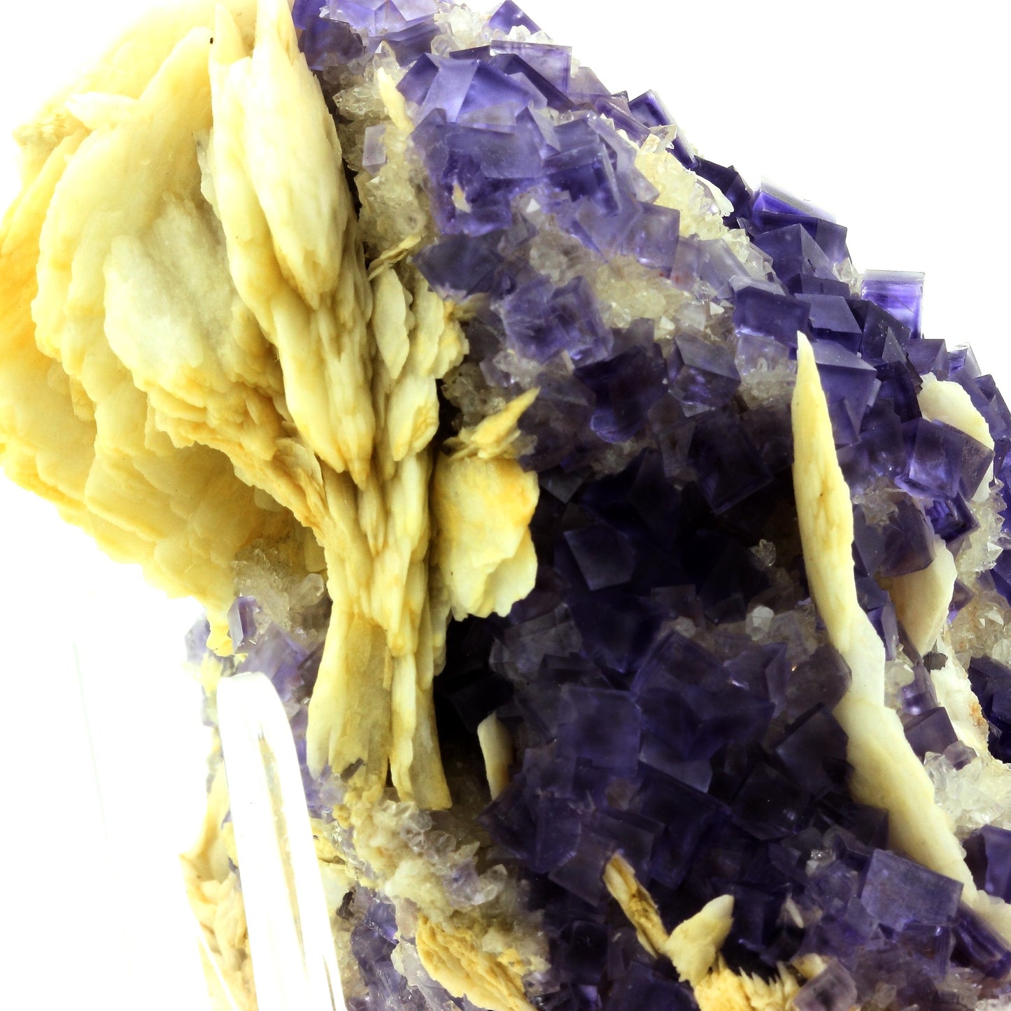 Fluorite + Quartz + Baryte. 4221.0 carats. La Cabaña, Berbes, Espagne