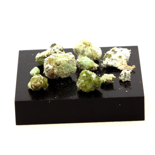 Lot de Grenat démantoïde. 46.0 carats. Malenco Valley, Lombardy, Italie