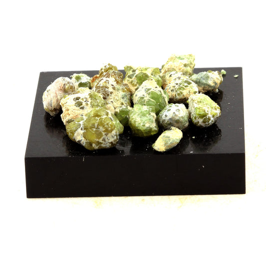 Lot de Grenat démantoïde. 78.5 carats. Malenco Valley, Lombardy, Italie