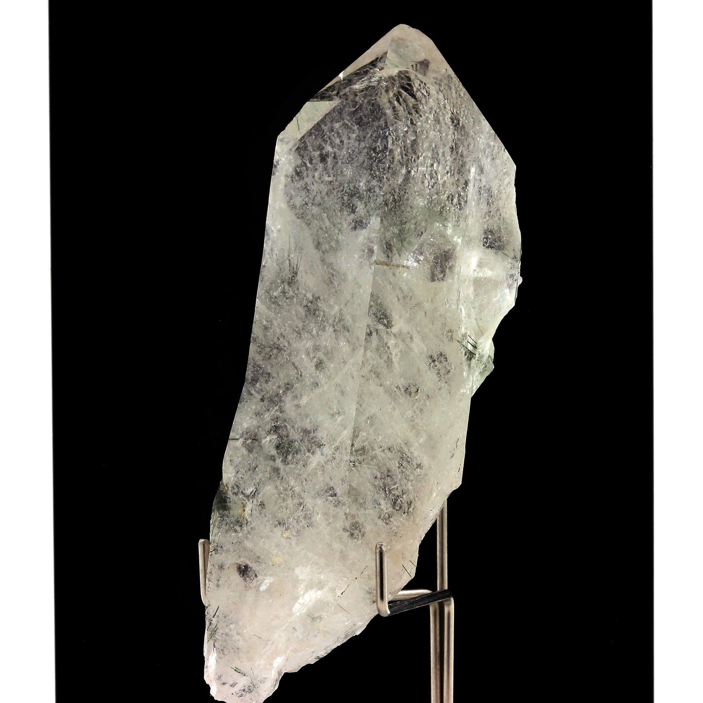 Quartz + Byssolite. 647.0 carats. Miage Glacier, Massif du Mont-Blanc, Italie