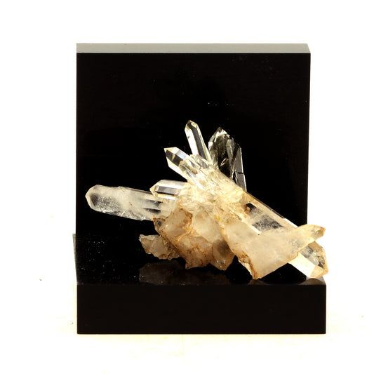 Quartz + Chlorite. 68.0 carats. Oisans, Isère, France