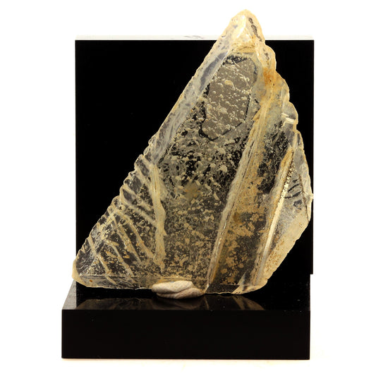 Calcite. 74.5 carats. La Combe de la Selle, Bourg d'Oisans, France