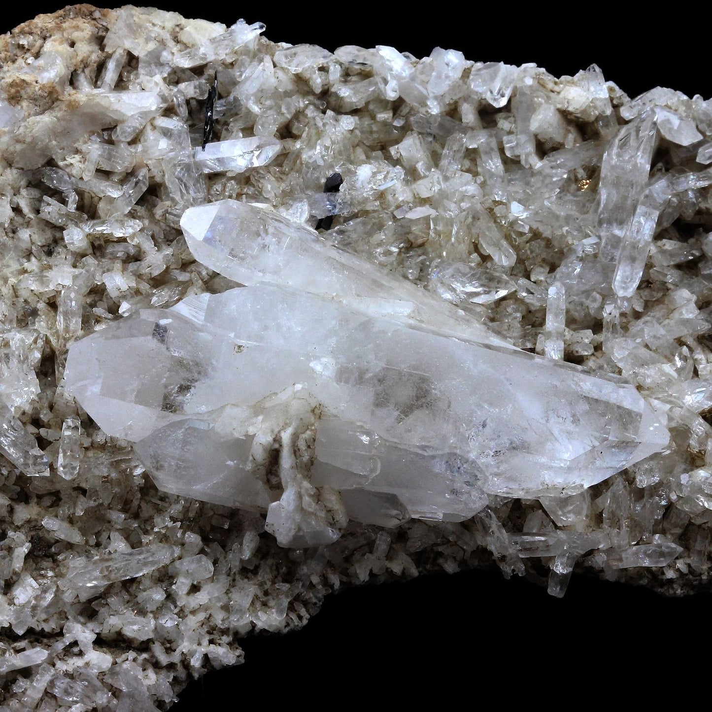 Quartz à Ame + Ilmenite. 1180.0 carats. En provenance du Plan du Lac, Oisans, Savoie, Auvergne-Rhône-Alpes, France. (1990)