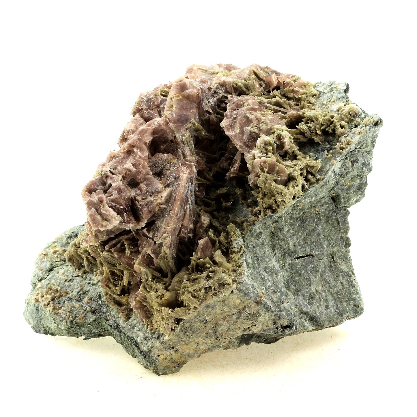Axinite + Clinozoisite. 3500.0 carats. Chamrousse, Belledonne, Isère, France
