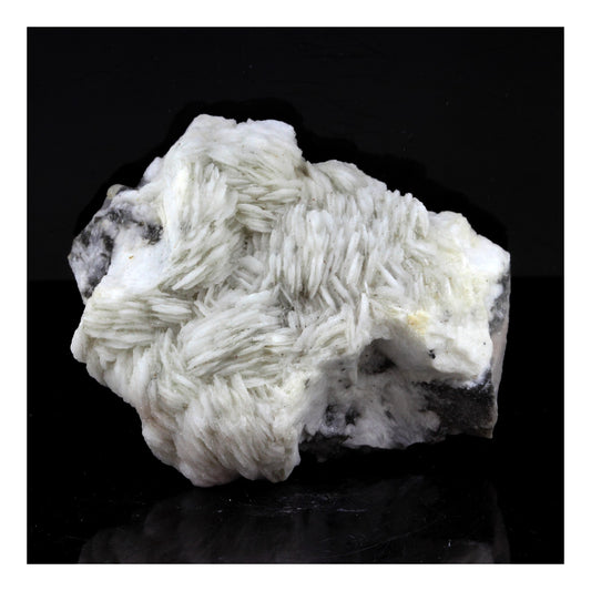 Baryte. 304.5 carats. Mine des Cedres, Saint Laurent le minier, Gard, France