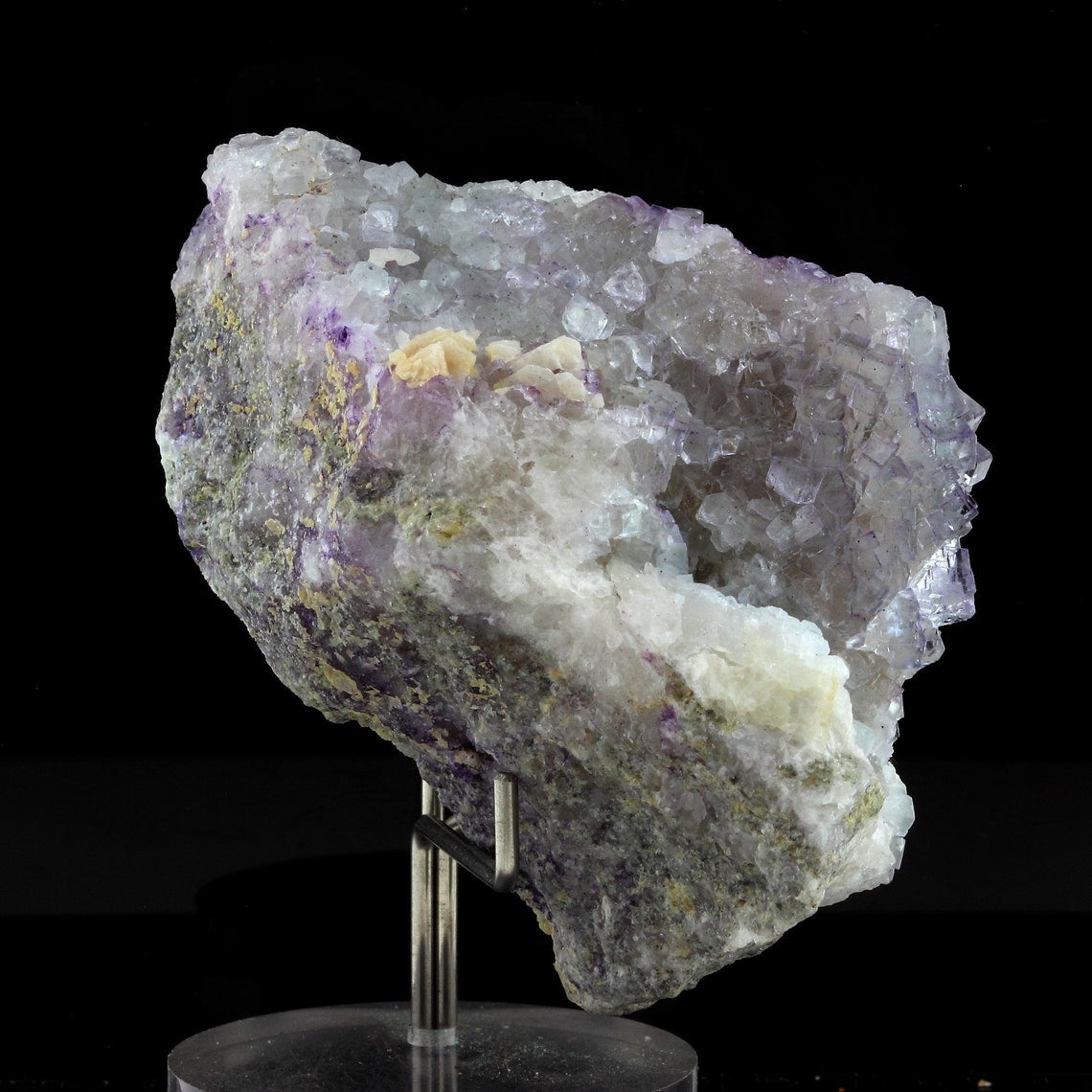 Fluorite. 595.0 carats. Mine de Fontsante, Les Adrets, Var, France