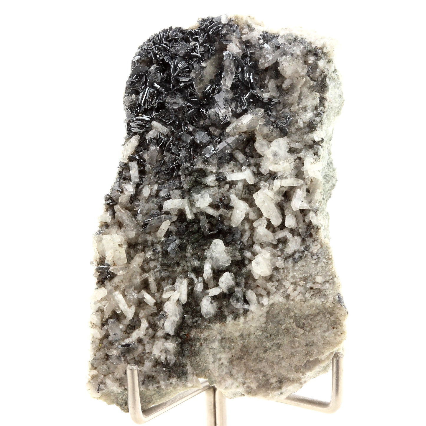 Hematite + Albite en provenance de Clot d'Outre, Saint Christophe-en-Oisans, France