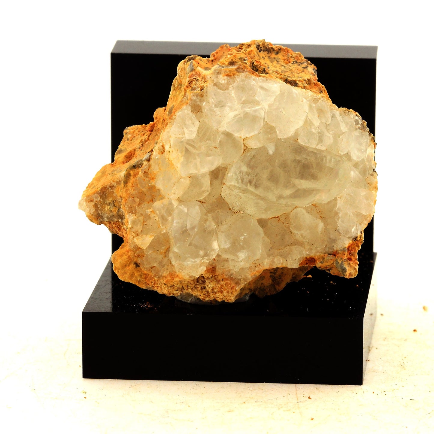 Calcite "Diamant". 211.5 carats. Gave de Pau, Pyrénées-Atlantiques, France