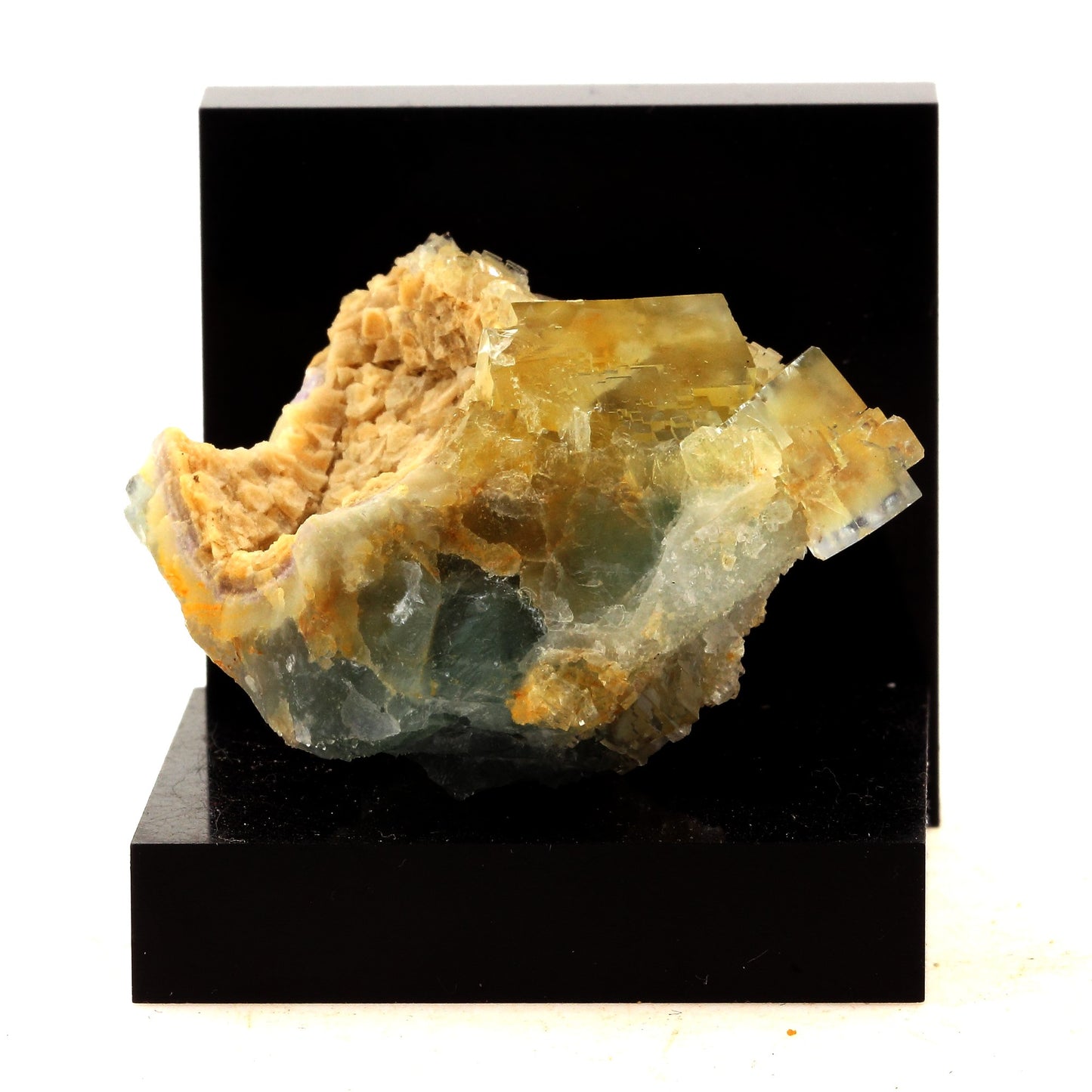 Fluorite. 371.5 carats. La Barre, Puy-de-Dôme, France