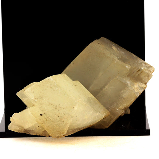 Calcite, 1464.5 carats, Eygians, Hautes-Alpes, France