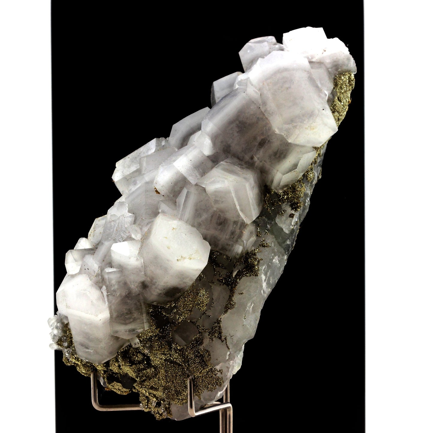 Calcite, Pyrite, Fluorite. 1693.0 carats. El Hammam Mine, Meknès, Maroc