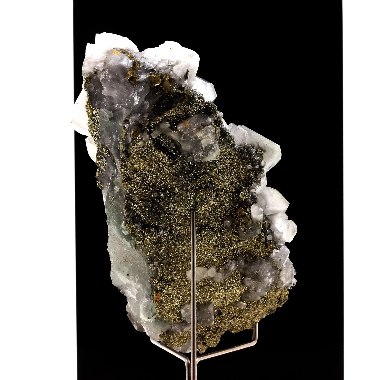 Calcite, Pyrite, Fluorite. 1693.0 carats. El Hammam Mine, Meknès, Maroc