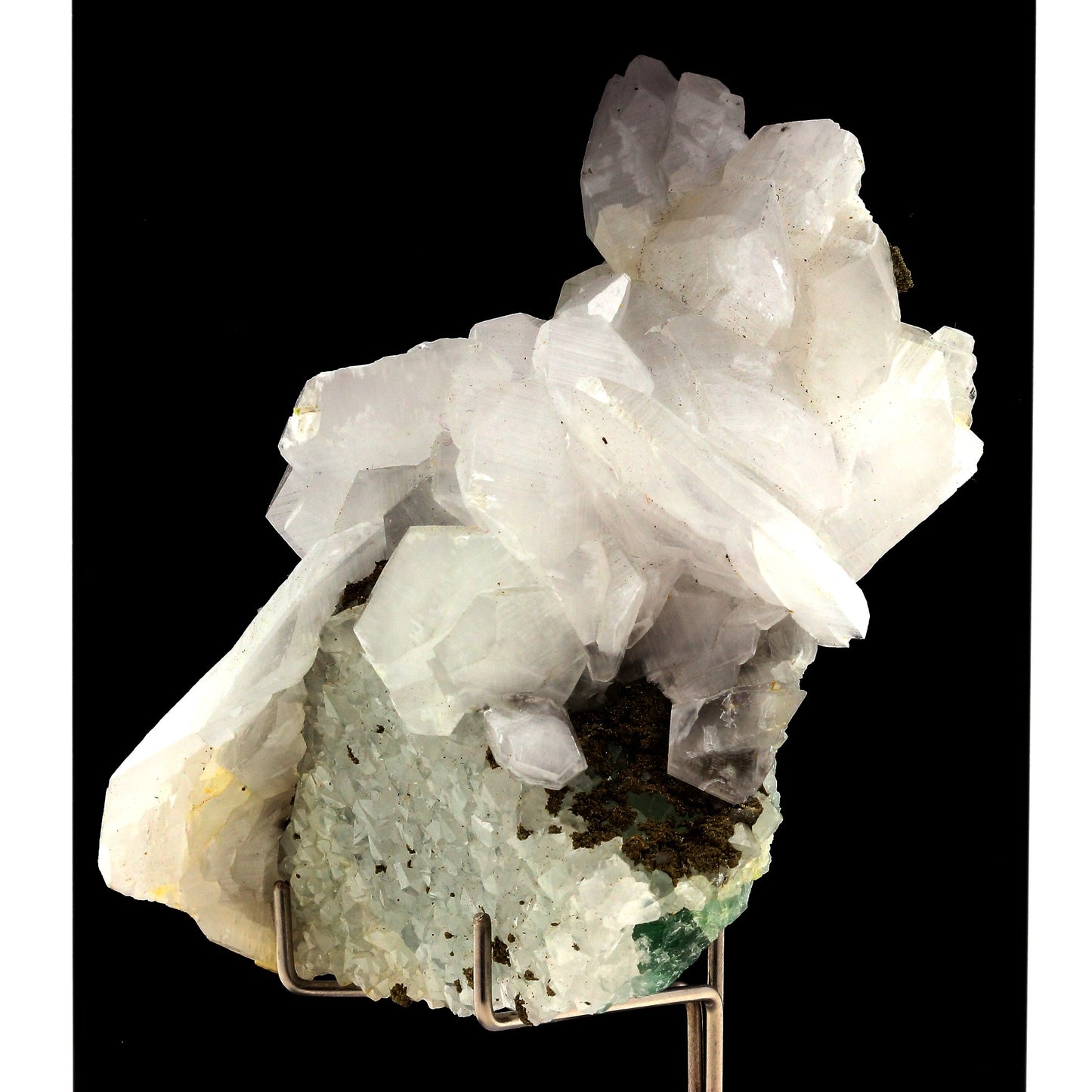 Calcite, Pyrite, Fluorite. 1373.5 carats. El Hammam Mine, Meknès, Maroc