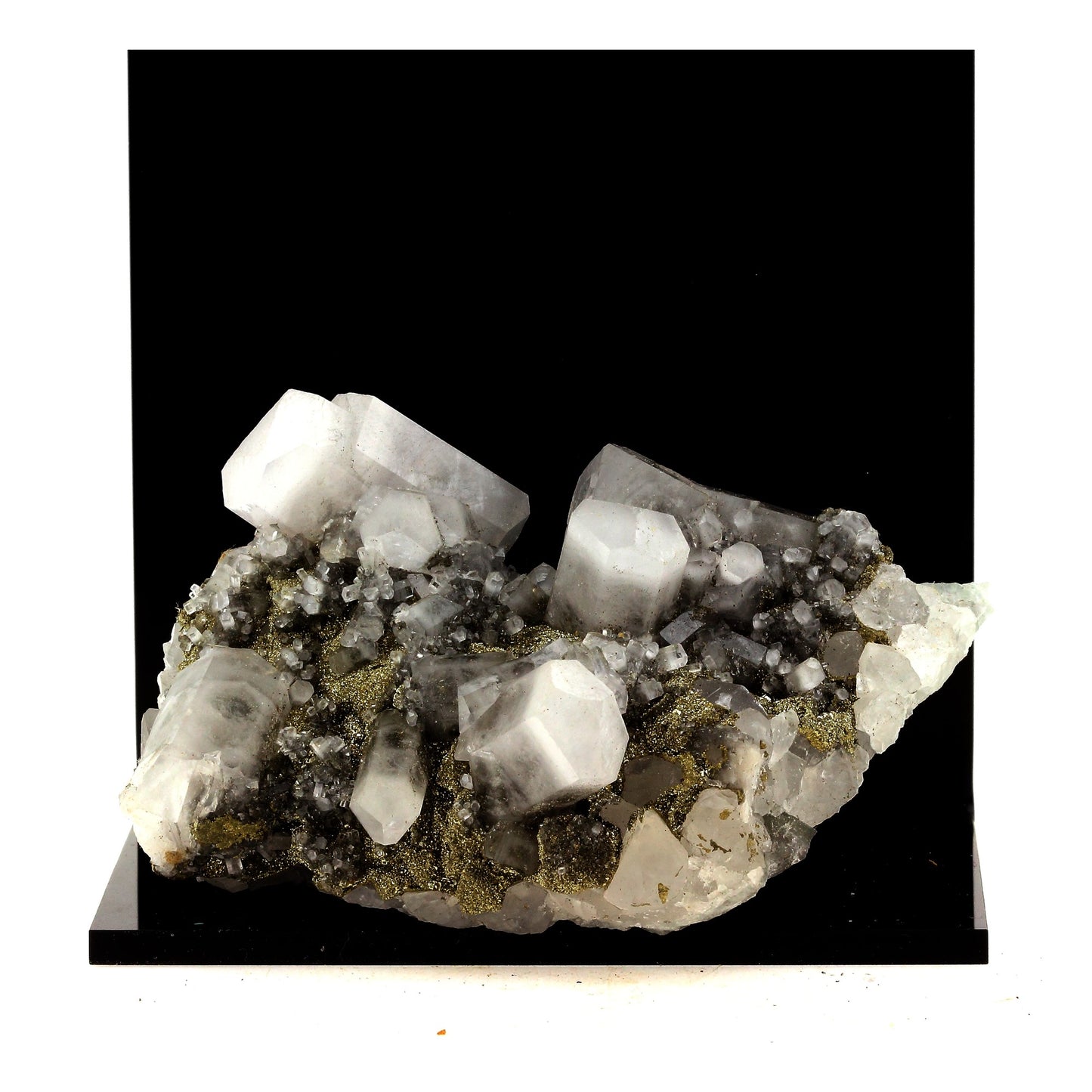 Calcite, Pyrite, Fluorite. 1160.5 carats. El Hammam Mine, Meknès, Maroc