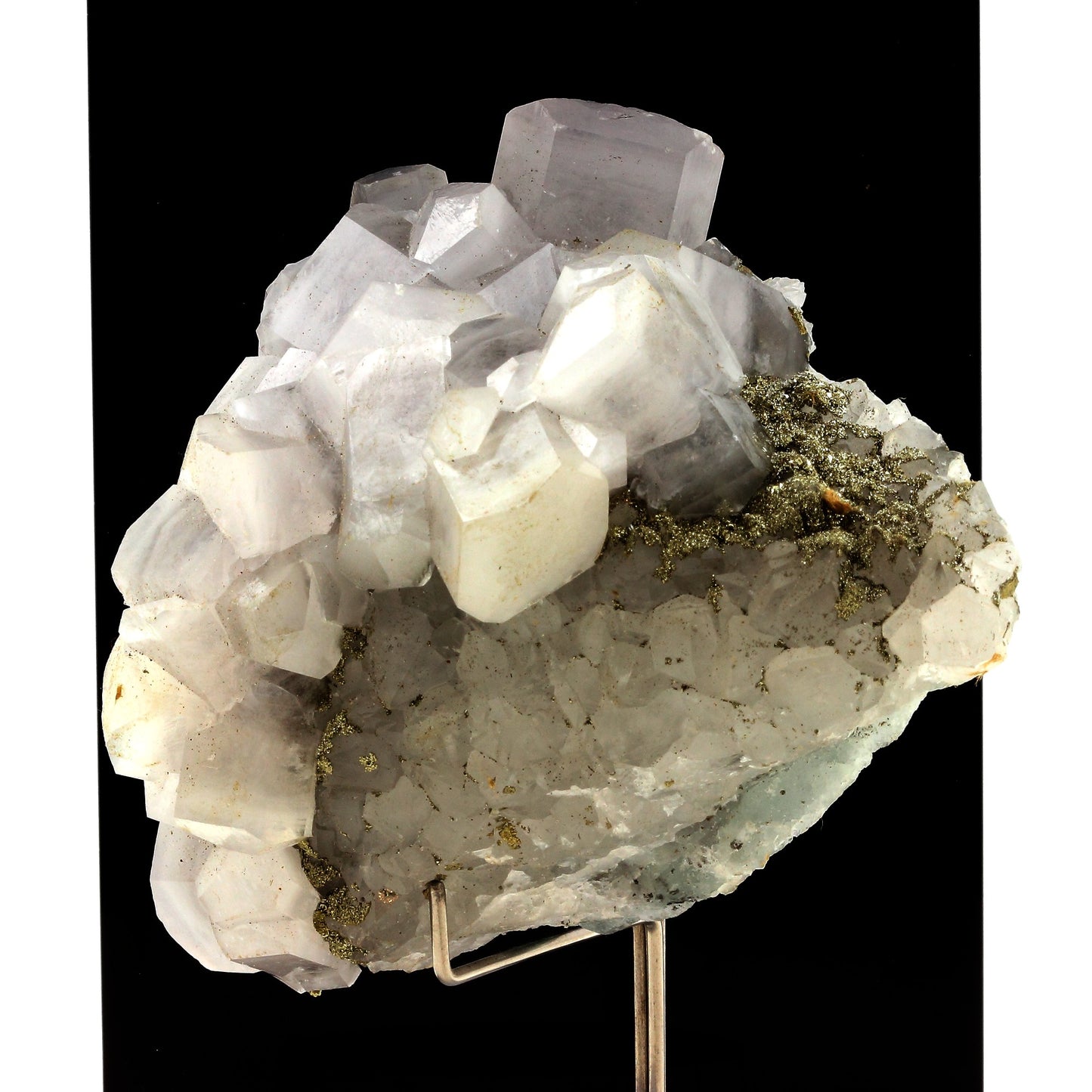 Calcite, Pyrite, Fluorite. 2275.0 carats. El Hammam Mine, Meknès, Maroc