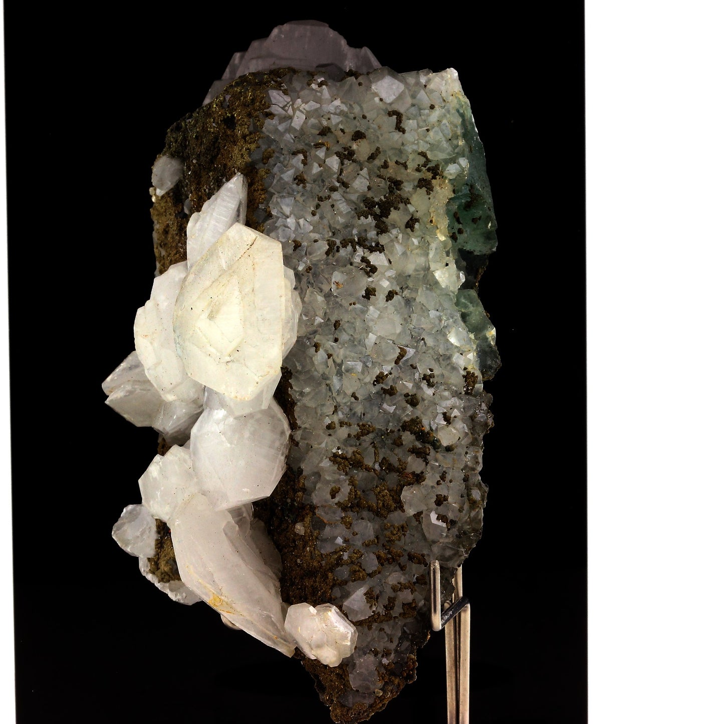 Calcite, Pyrite, Fluorite. 1572.0 carats. El Hammam Mine, Meknès, Maroc