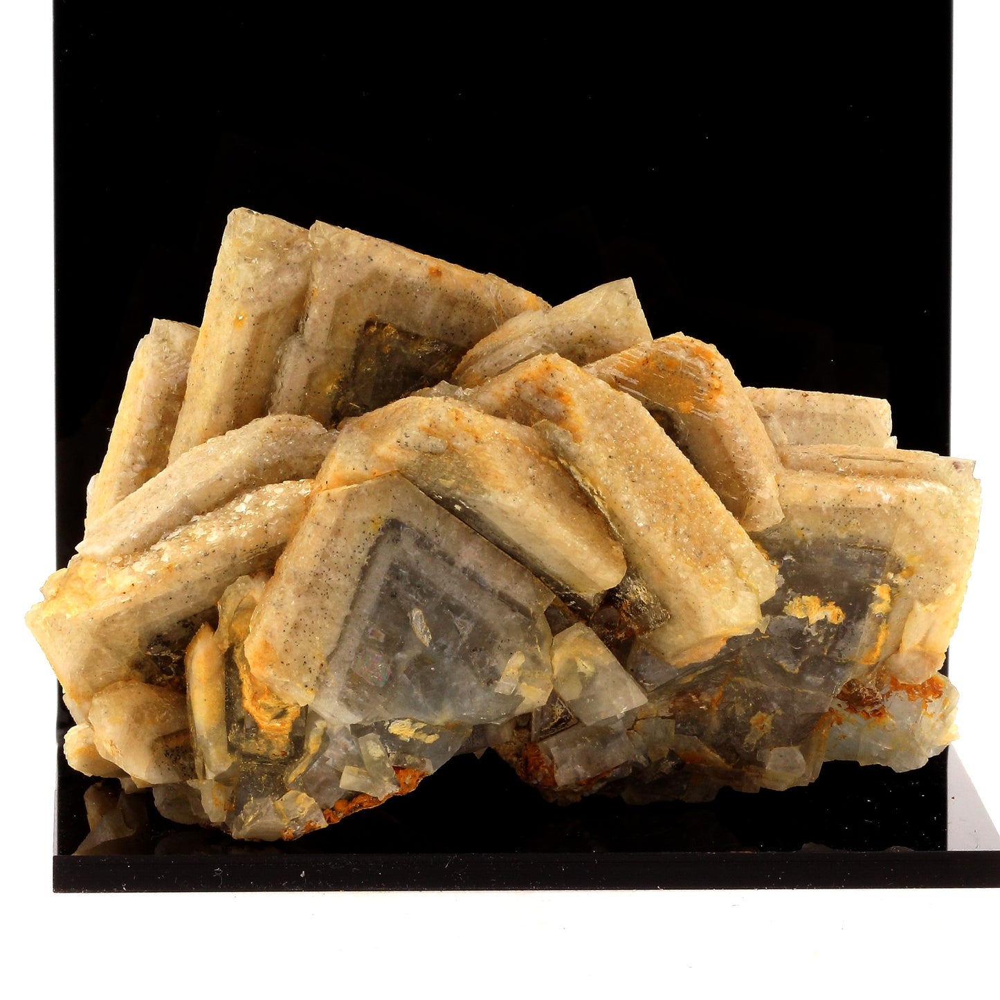 Baryte. 1817.0 carats. Saint-Georges-les-Bains, Ardèche, France