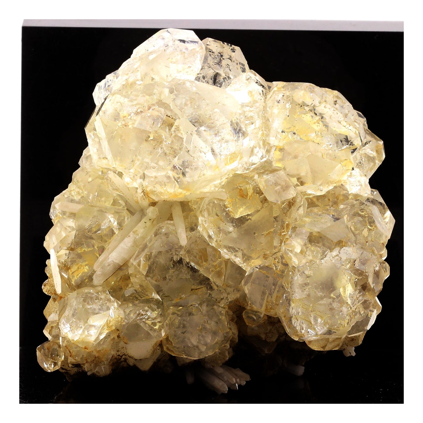 Fluorite + Quartz. 3228.0 carats. Nikolaevskiy Mine, Dal'negorsk, Russie