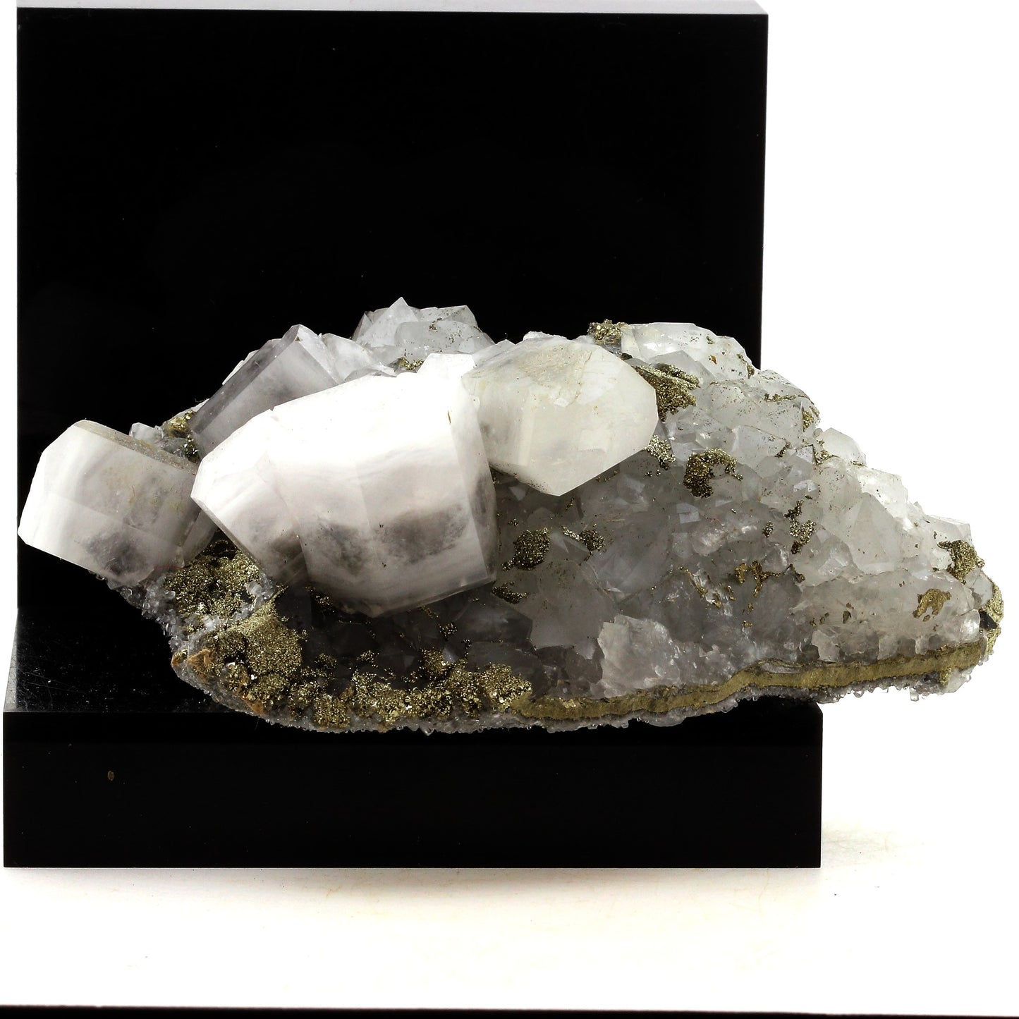 Calcite, Pyrite. 3184.5 carats. El Hammam Mine, Meknès, Maroc