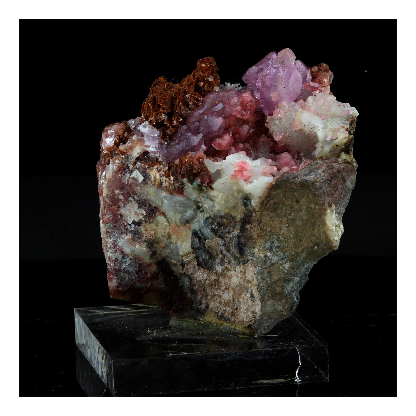 Arseniosiderite + Cobaltoan Calcite. 194.0 carats. Bou Azzer mining, Maroc