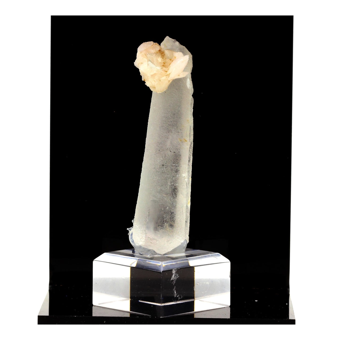 Calcite + Quartz. 320.5 carats. Chifeng, Inner Mongolia, Chine